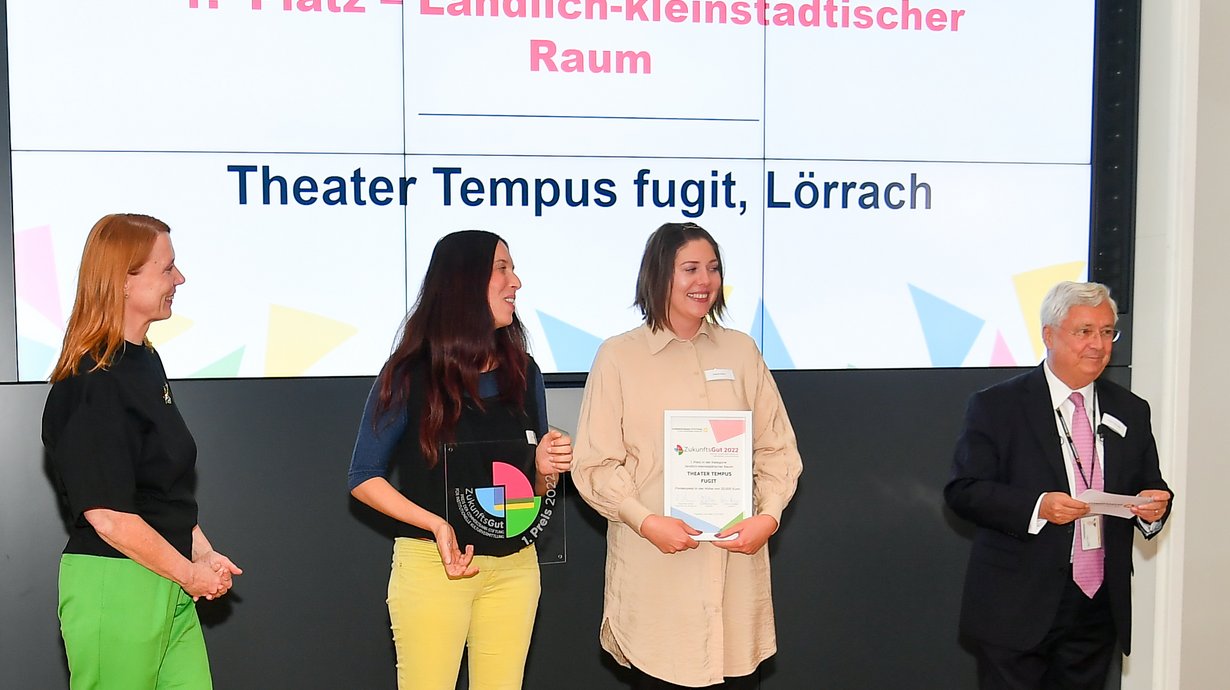 Ländlich - kleinstädtischer Raum: 1. Preis ging an das Theater Tempus fugit / Foto: Jörg Puchmüller